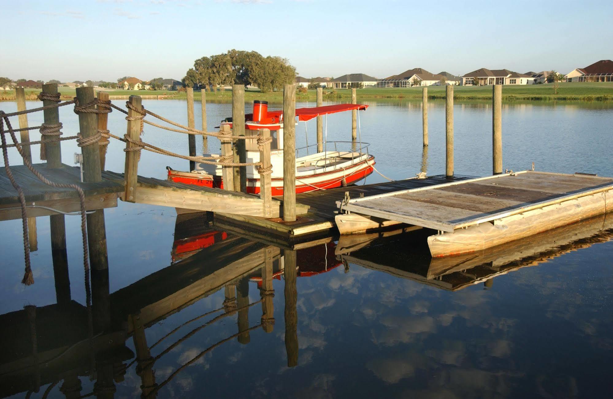 The Waterfront Inn The Villages Buitenkant foto